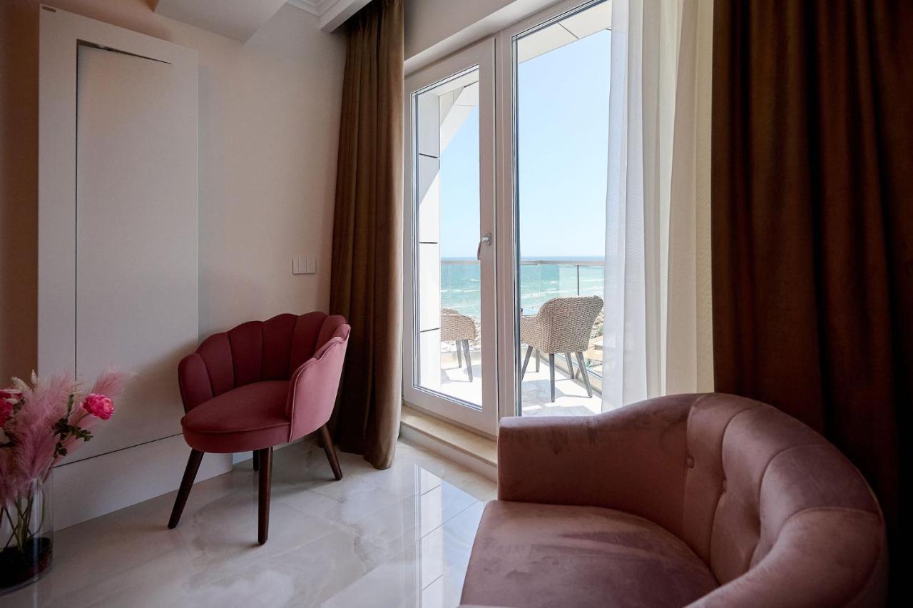 Wave N' Sea Apartment In Infinity Beach Resort - Parking Mamaia Bagian luar foto