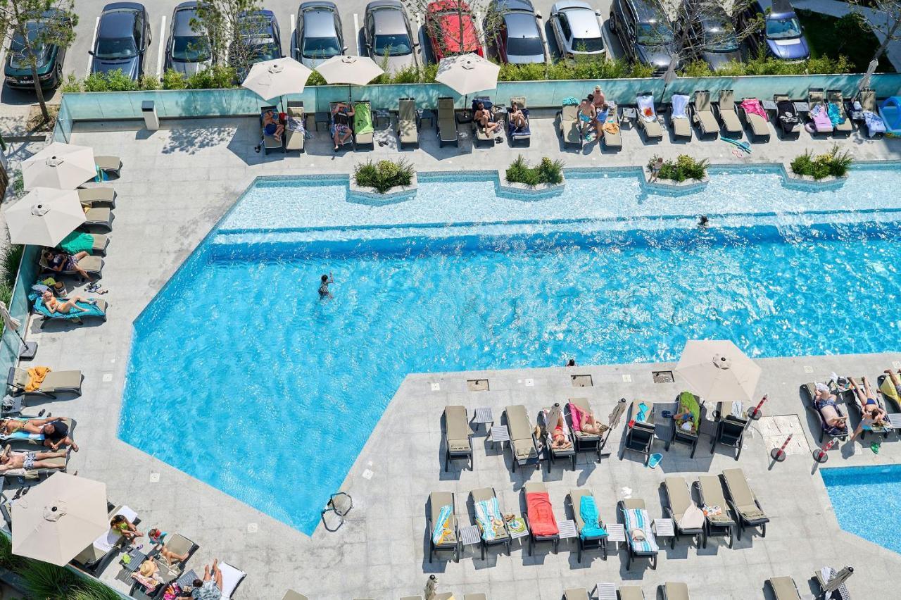 Wave N' Sea Apartment In Infinity Beach Resort - Parking Mamaia Bagian luar foto