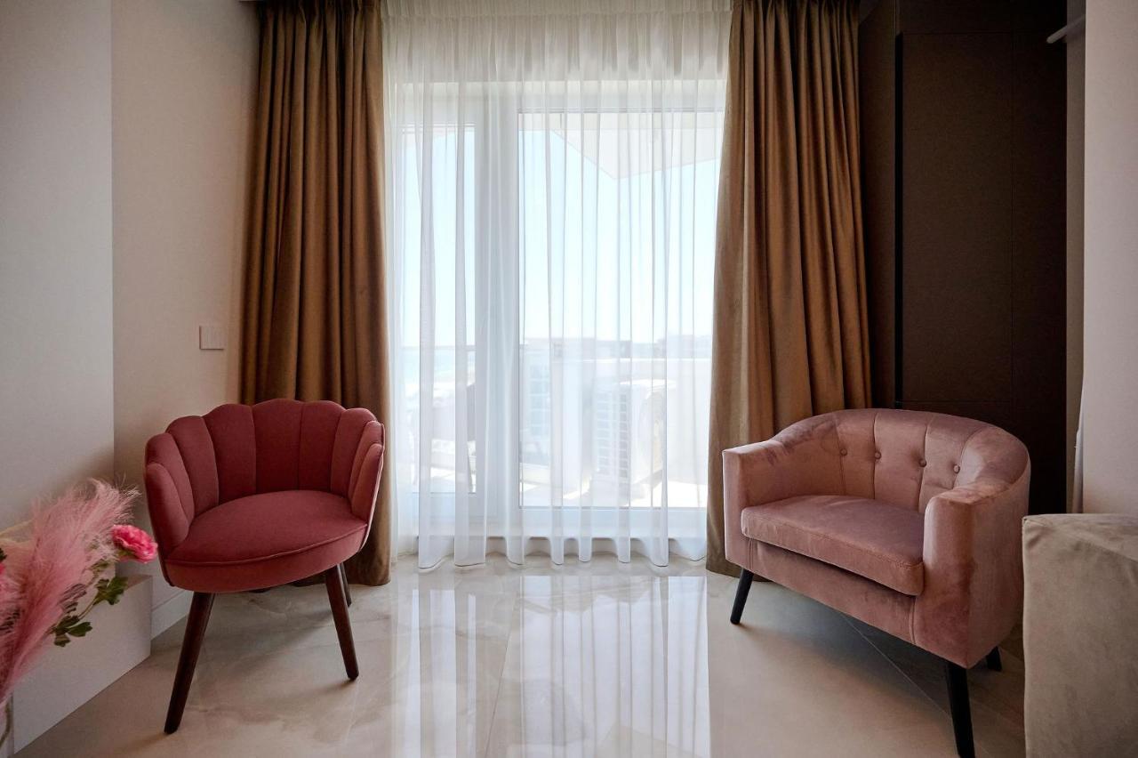 Wave N' Sea Apartment In Infinity Beach Resort - Parking Mamaia Bagian luar foto