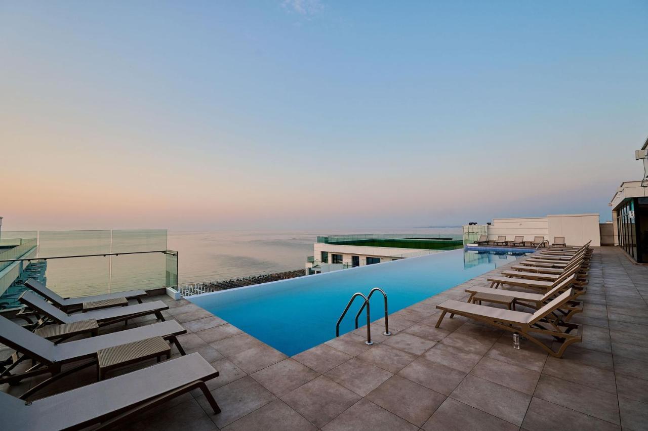 Wave N' Sea Apartment In Infinity Beach Resort - Parking Mamaia Bagian luar foto