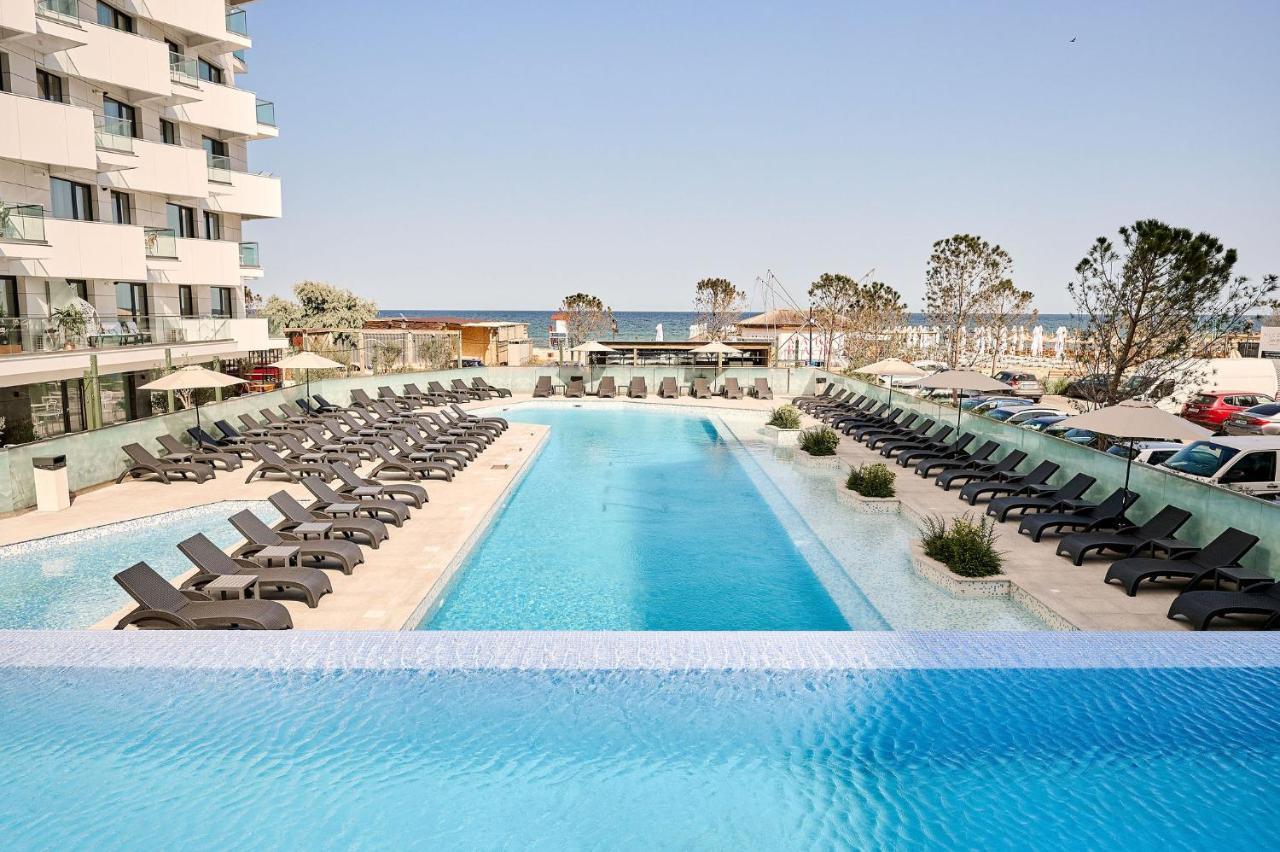Wave N' Sea Apartment In Infinity Beach Resort - Parking Mamaia Bagian luar foto