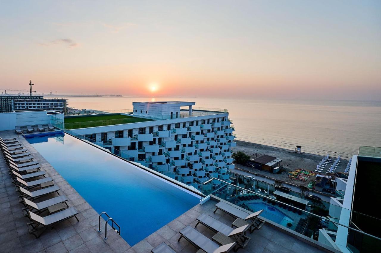 Wave N' Sea Apartment In Infinity Beach Resort - Parking Mamaia Bagian luar foto