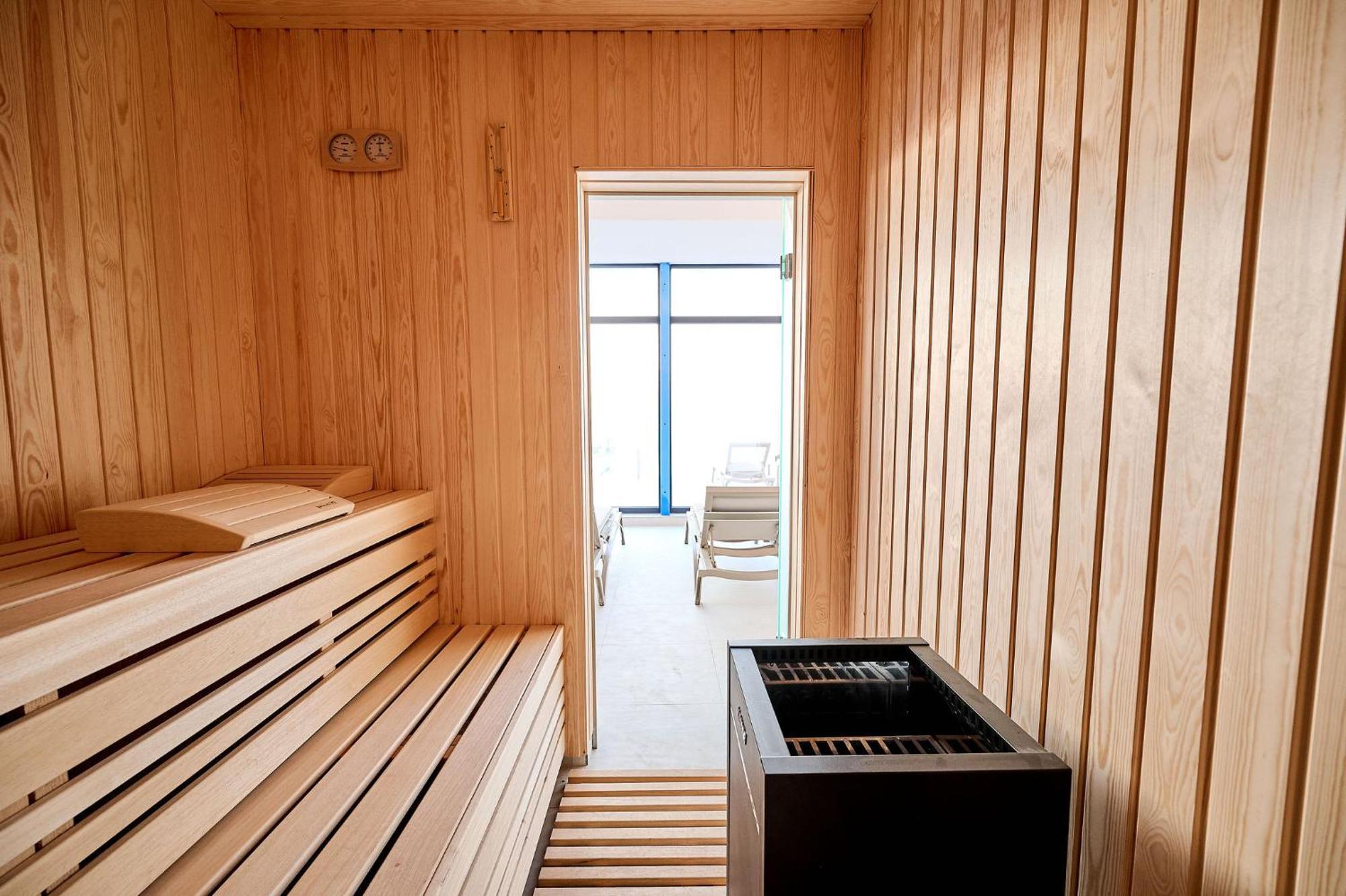 Wave N' Sea Apartment In Infinity Beach Resort - Parking Mamaia Bagian luar foto