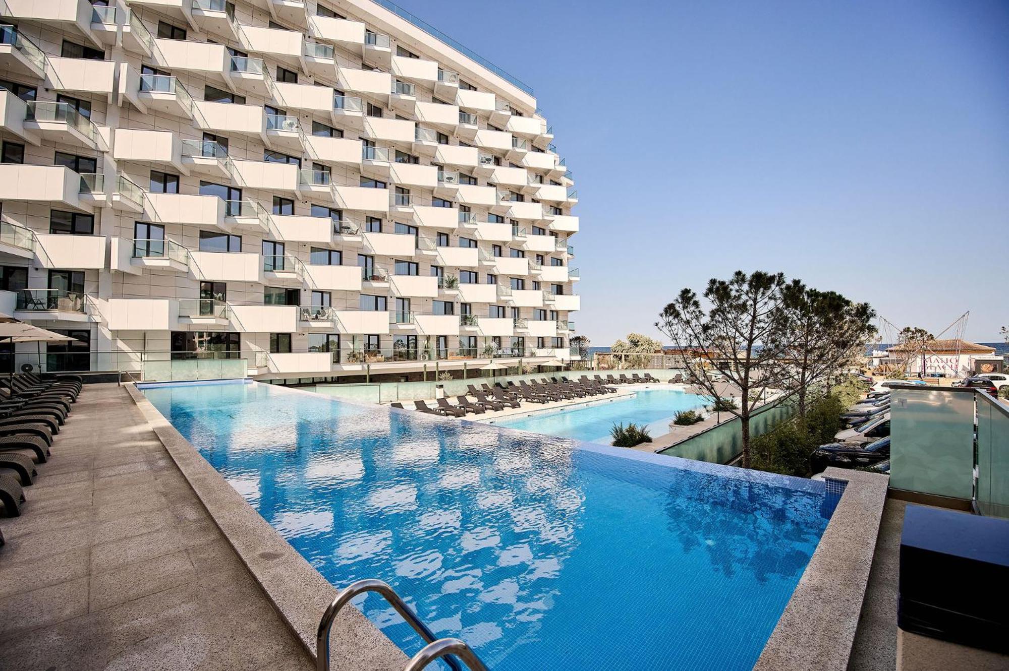 Wave N' Sea Apartment In Infinity Beach Resort - Parking Mamaia Bagian luar foto
